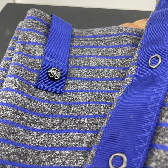 Lululemon Vinyasa Gray Blue Stripe Rulu Scarf - Picture 2 of 2